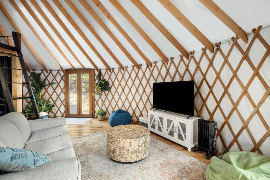 Modern Yurt W River Access, Hot Tub, Wifi & Grill Wardensville Bagian luar foto