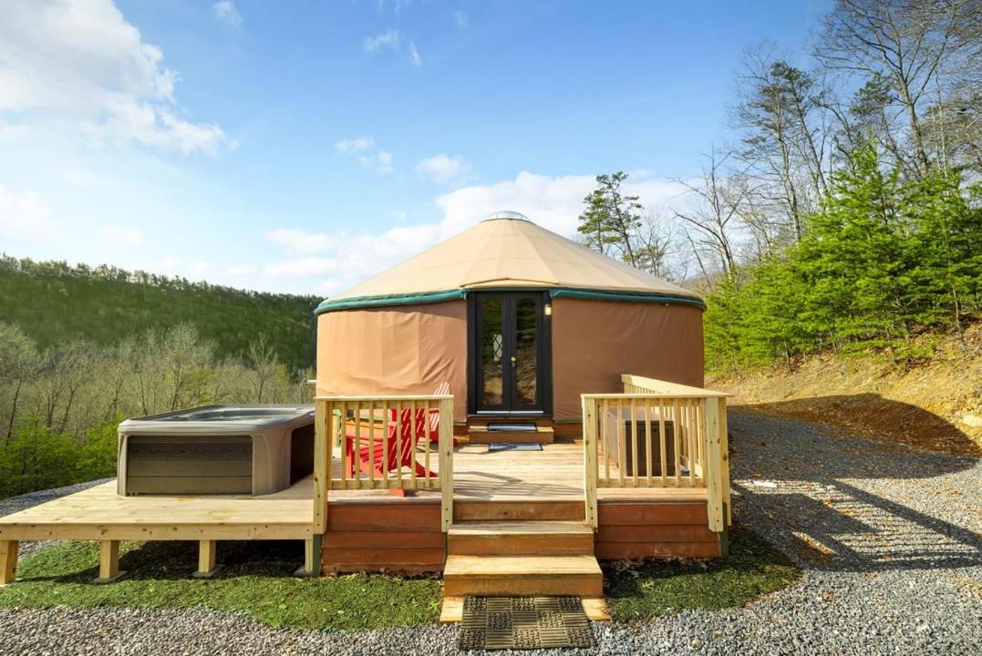 Modern Yurt W River Access, Hot Tub, Wifi & Grill Wardensville Bagian luar foto