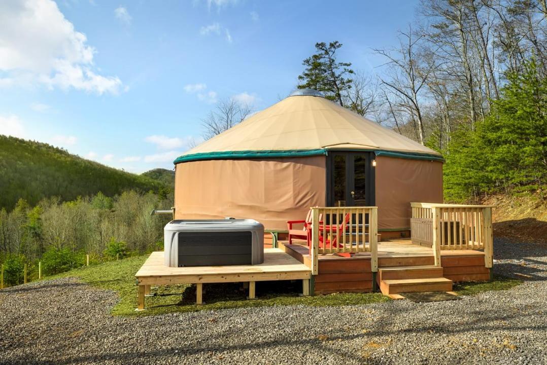 Modern Yurt W River Access, Hot Tub, Wifi & Grill Wardensville Bagian luar foto