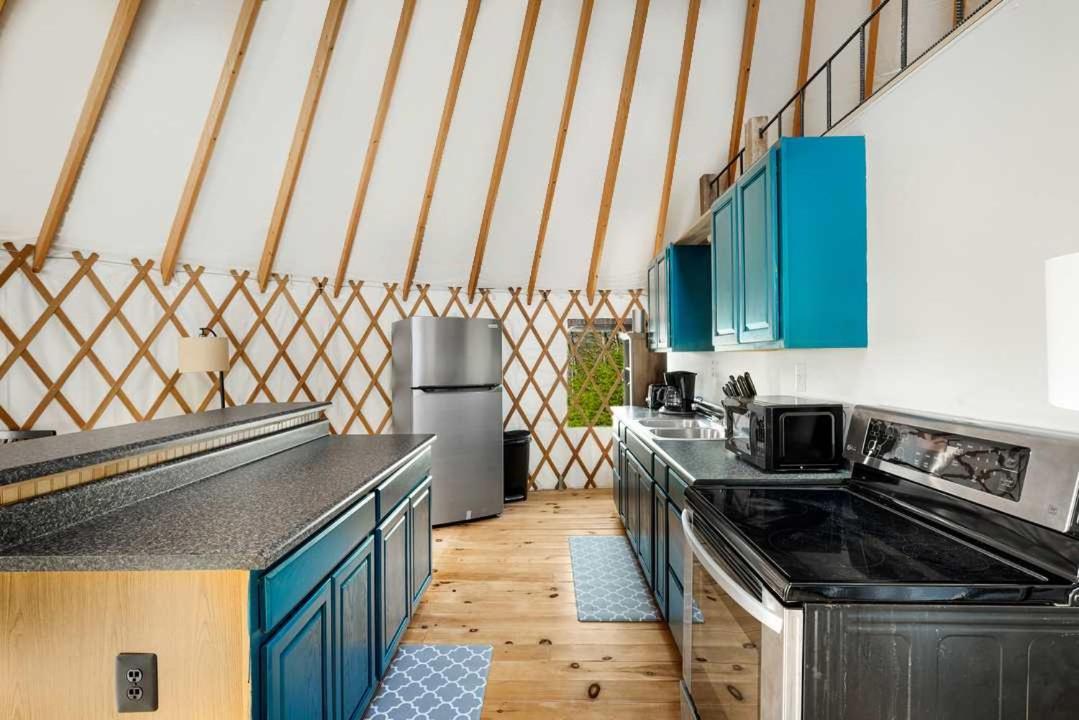 Modern Yurt W River Access, Hot Tub, Wifi & Grill Wardensville Bagian luar foto